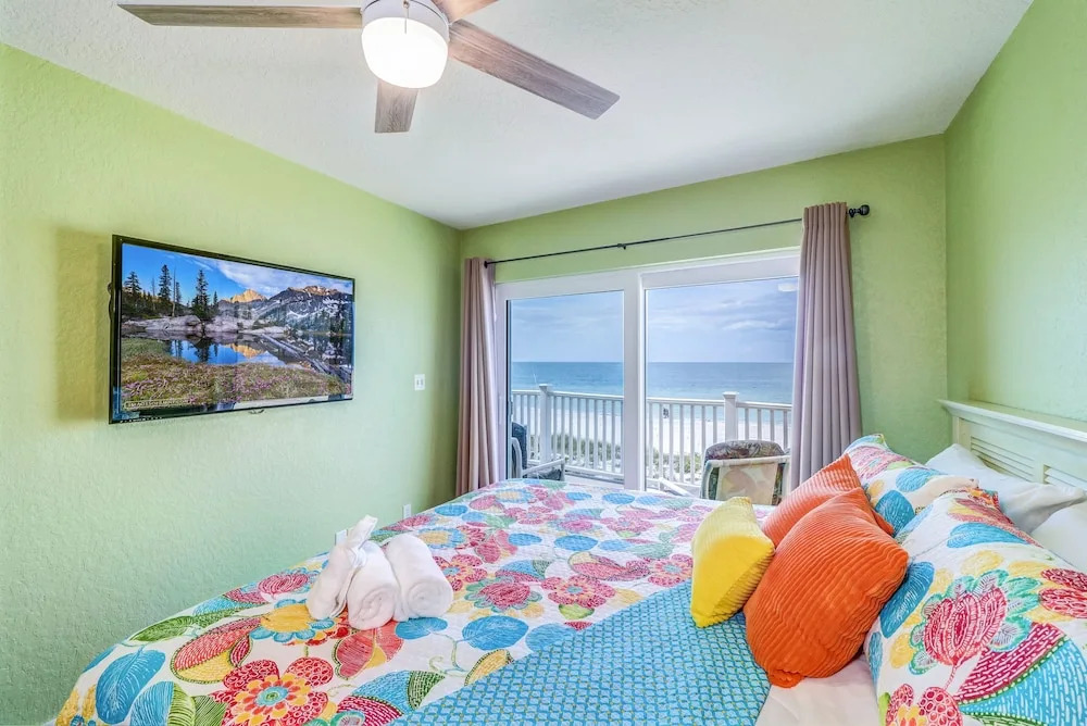 New Listing! Beachfront Bliss W/ Stunning Views 3 Bedroom Townhouse