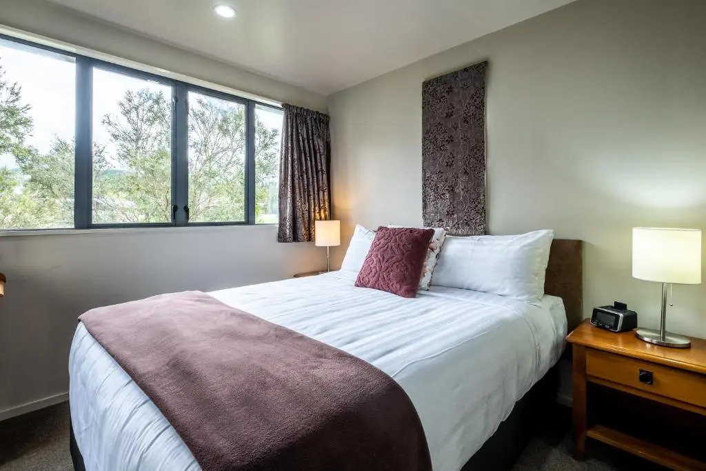 *** LAKE VILLA 459 ***