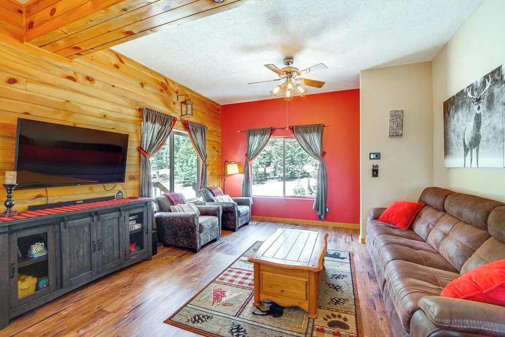 Duck Creek Village Cabin Near National Forest