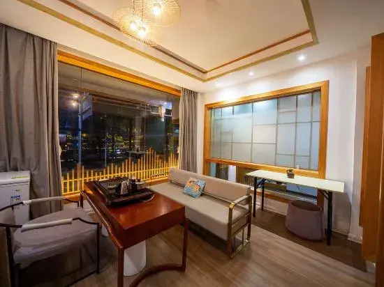 Phoenix Mandu River View Homestay