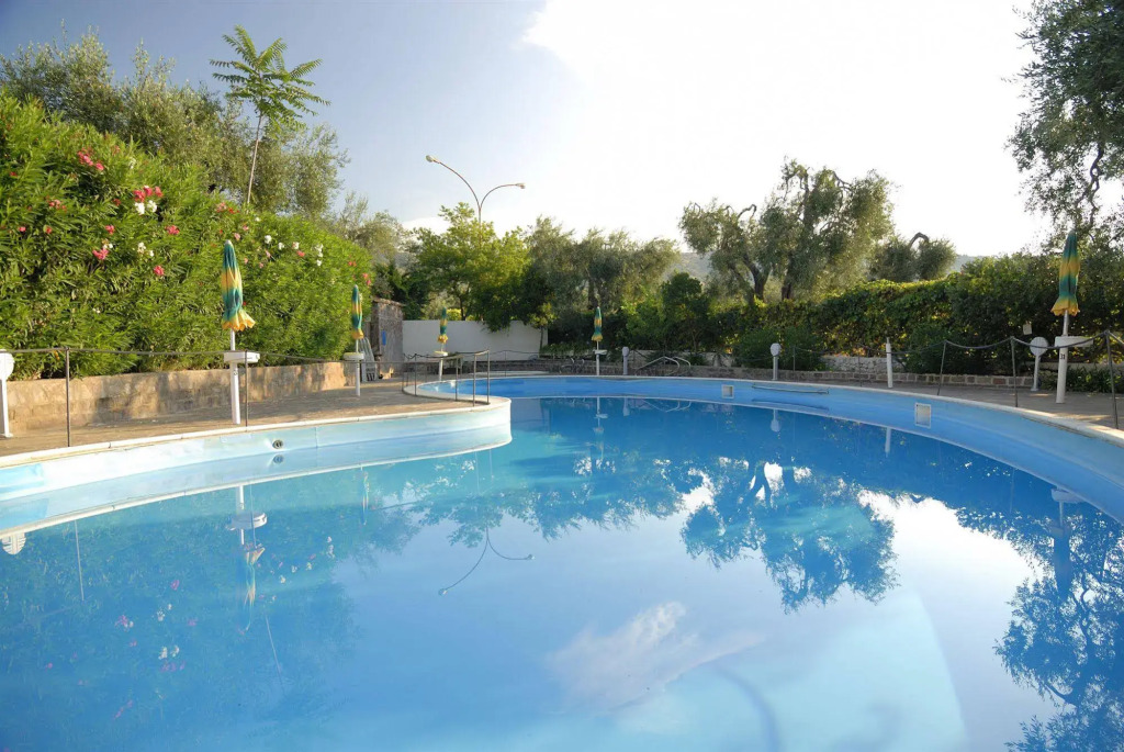 Hotel Apeneste