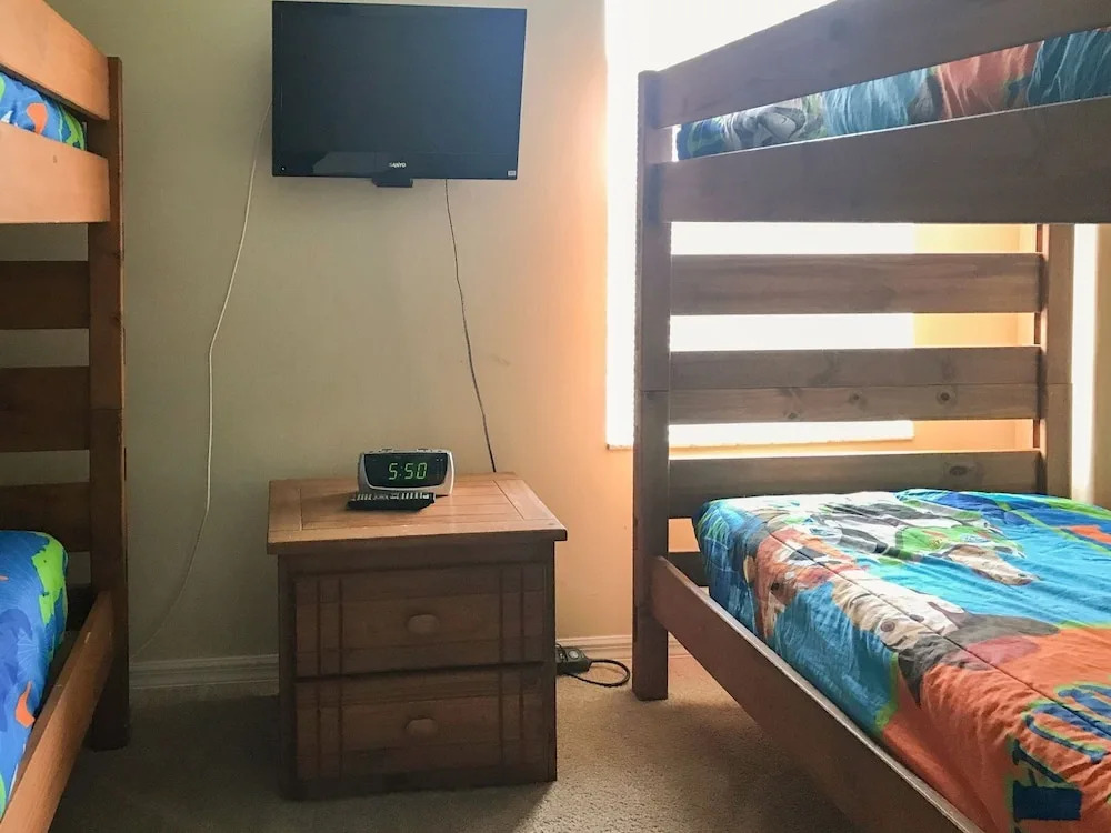 7 Bed 8535