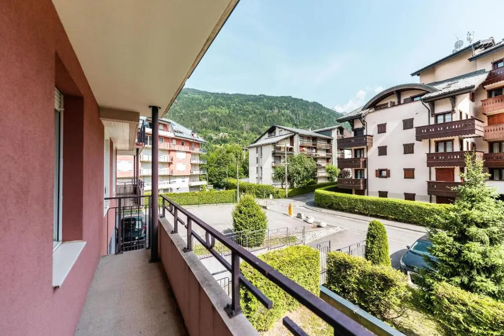 Cozy apartment with balcony 100 m from the Bettex gondola
