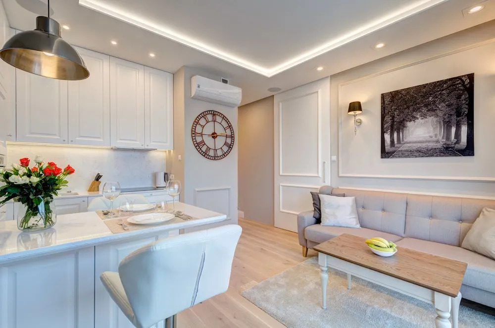 Live & Travel Apartments Number 1