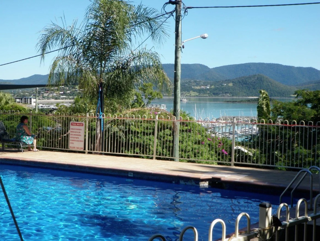 Airlie Apartments