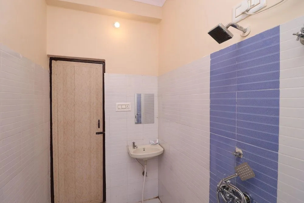 OYO 26582 Hotel Kings