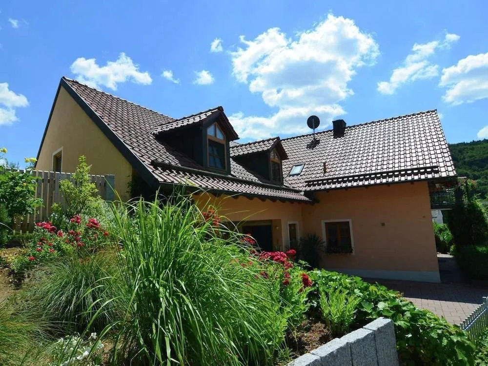 Homely Apartment with BBQ in Riedenburg Prunn near Forest
