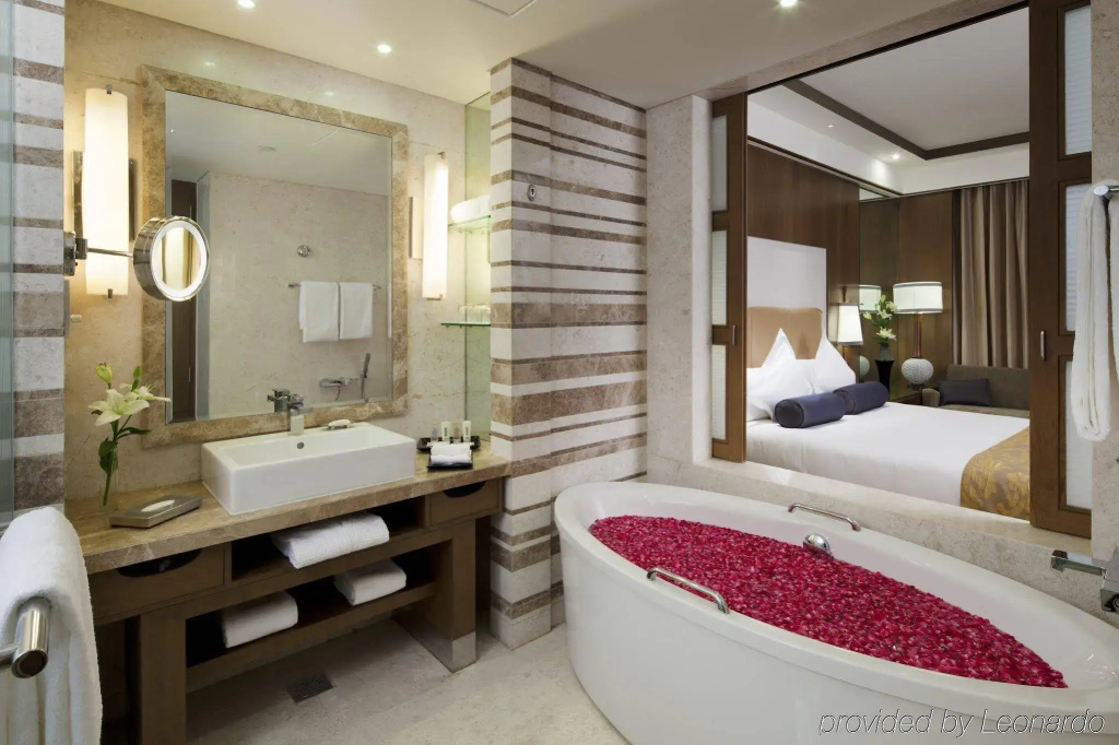 Crowne Plaza New Delhi Okhla by IHG