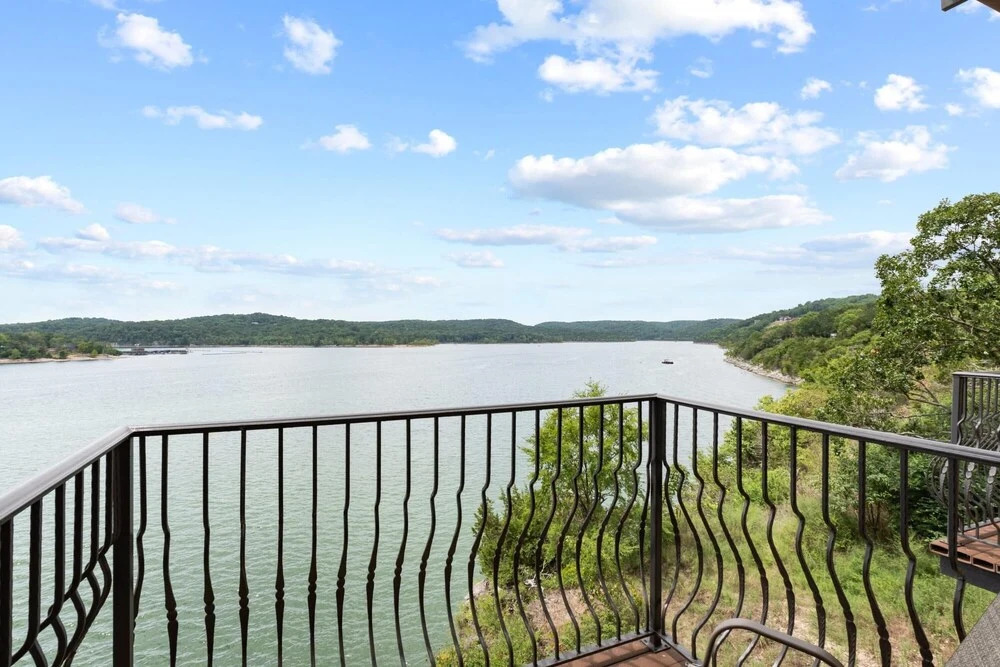 Deluxe 2 Bedroom Villa Lake View