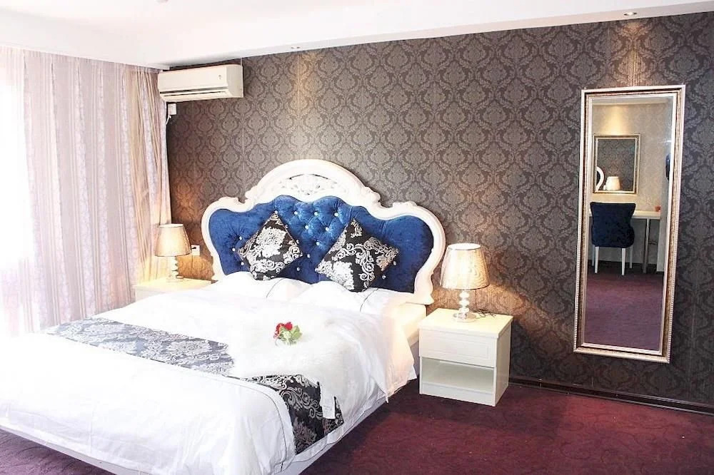 Tangfeng Art Hotel Shenyang North Railway Station
