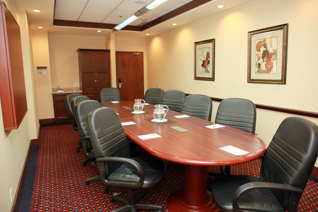 Hampton Inn & Suites Laval