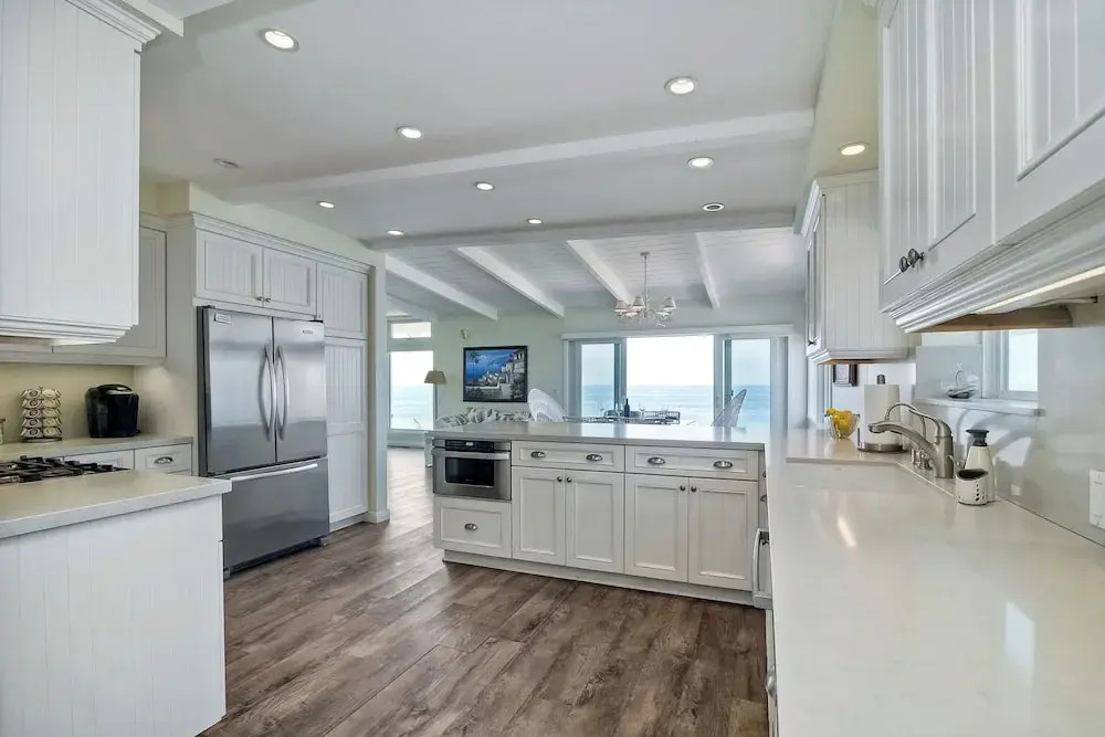 5185 Shore Drive