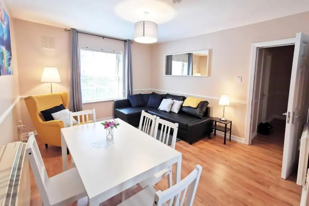 Spacious 2bed apartment city centre