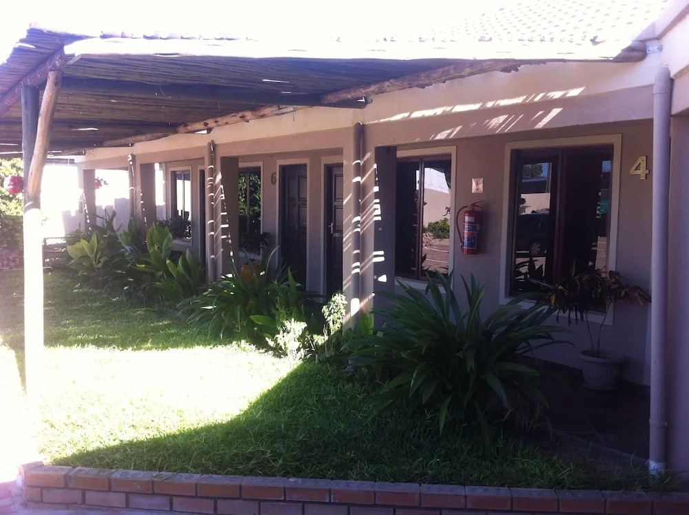 Khwee Sands Lodge