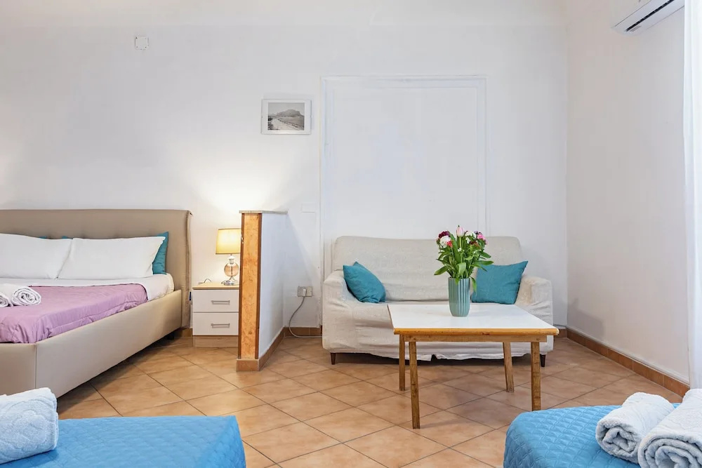 Guesthost - Piazza Pretoria Roomy Flat With Balconies X8
