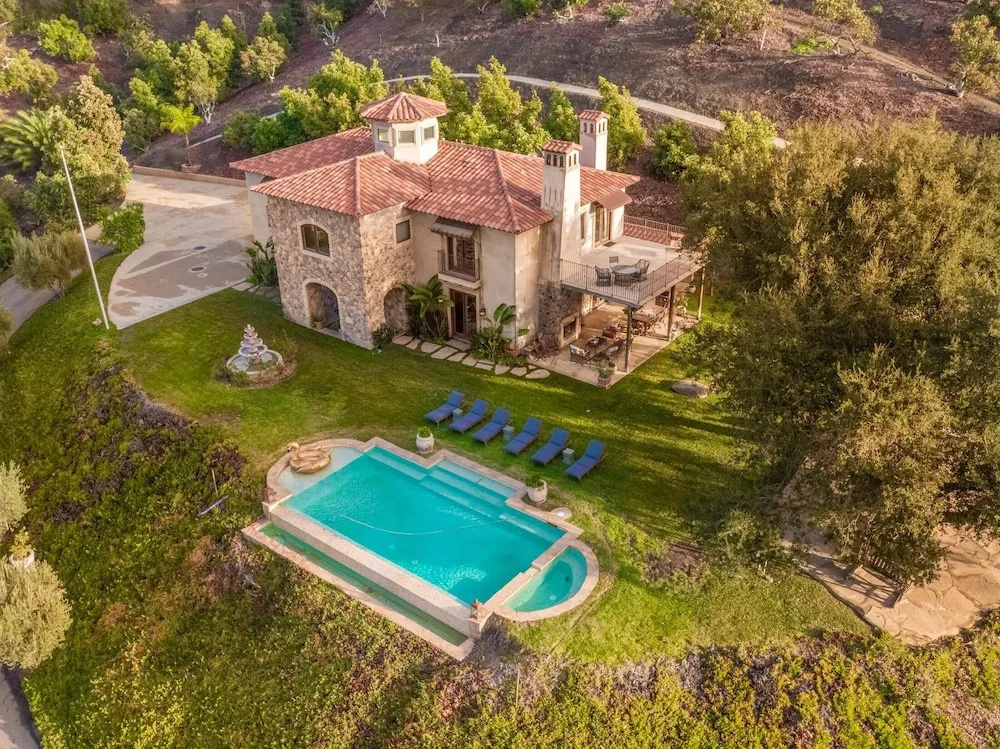 Casa del Arbol by AvantStay | Villa w/ Sunset Views | 5 Acres of Avocado Trees
