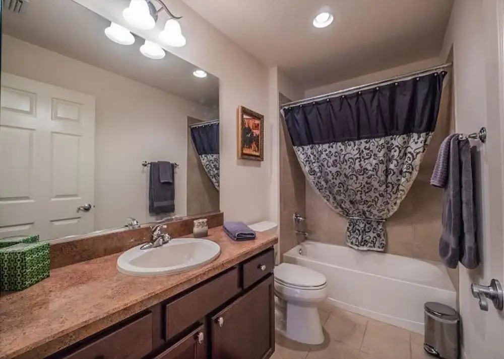 Vestridge Ave 3490 by White Pelican VR