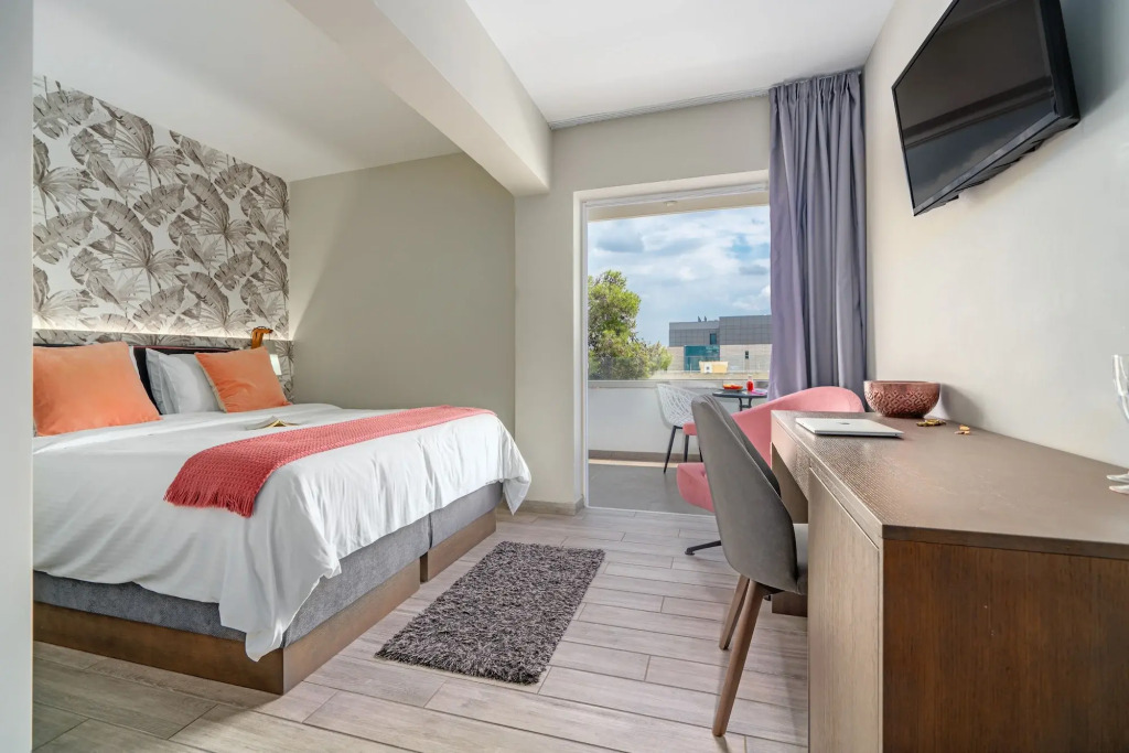Maison 66, Riviera Hotels