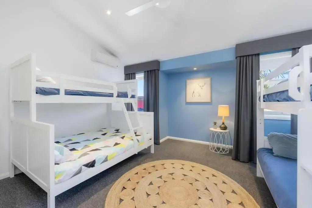 Laze @ Lighthouse - family home with heated pool