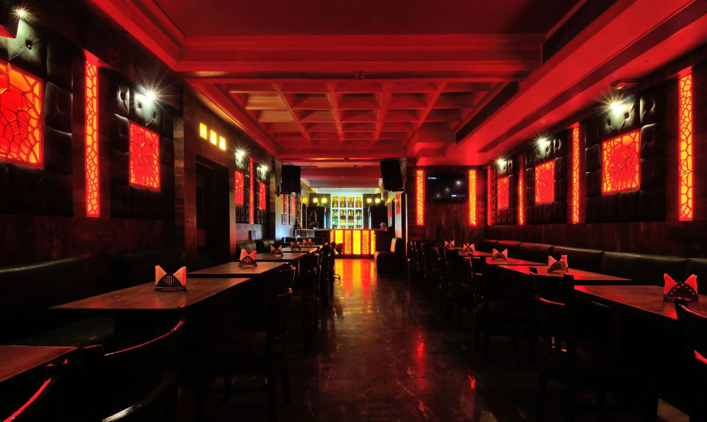 The Gold Regency - 02 Mins from New Delhi Railway Station