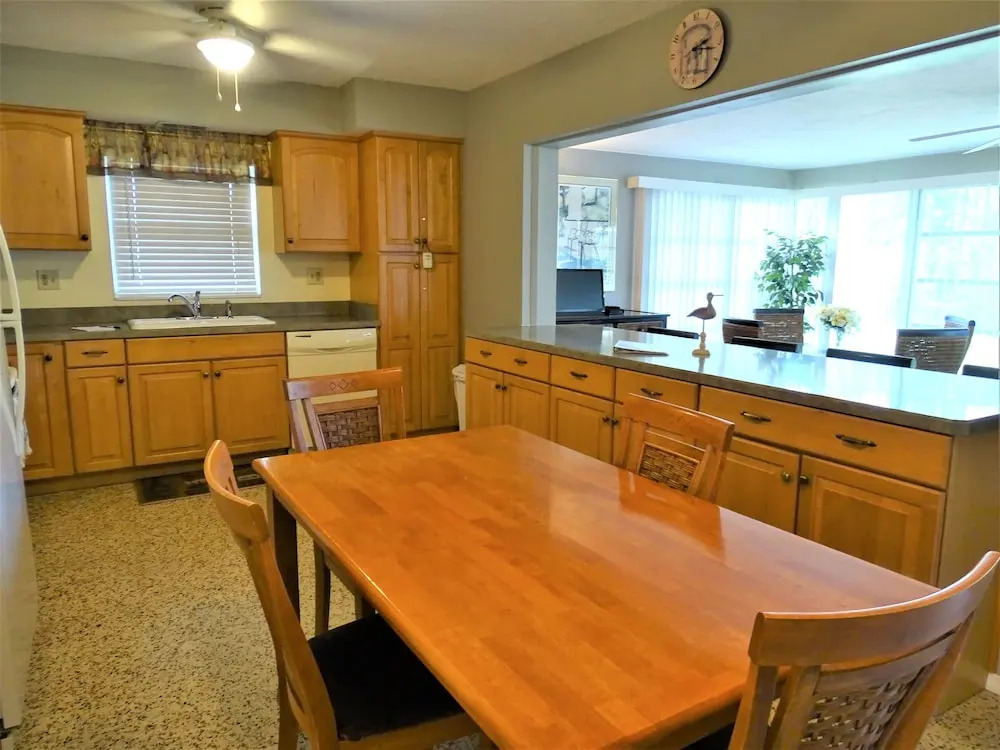 6536 South Village 3 Bedrooms 2 Bathrooms Home