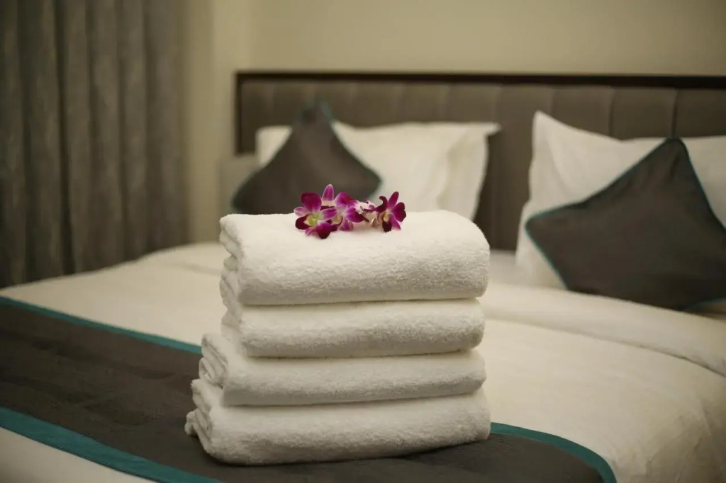 PARK IRIS HOTELS, Bharathi Nagar