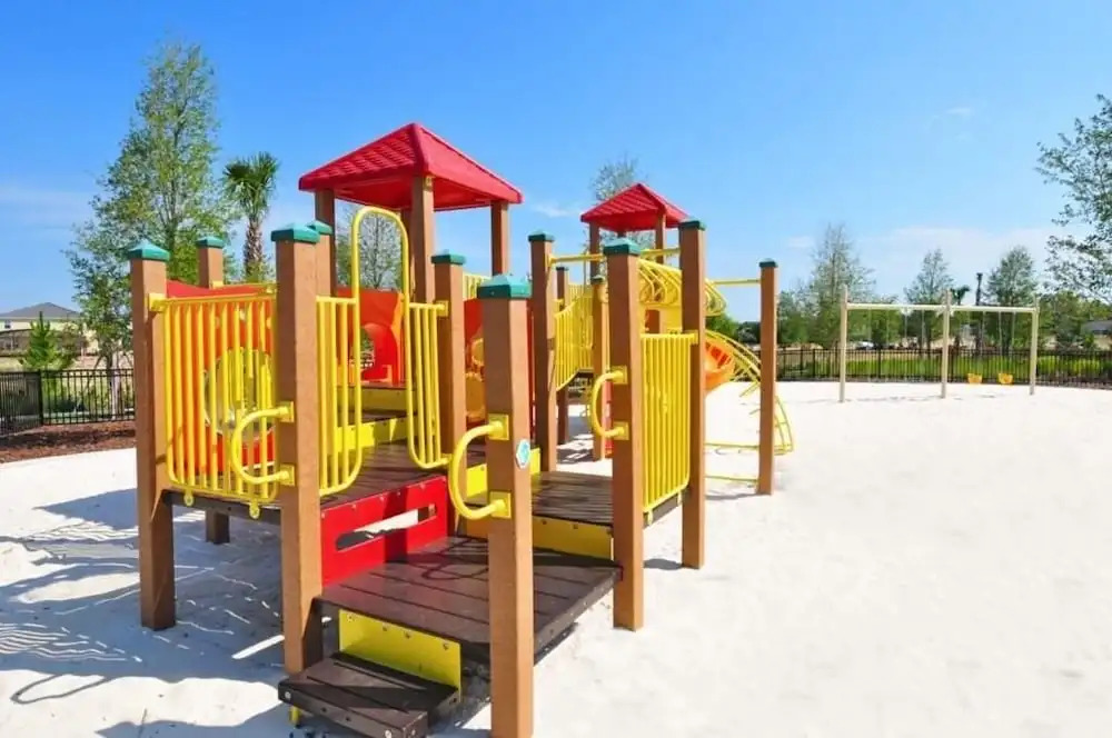 Free Pack N Play Large For Families 6 Bedroom Home