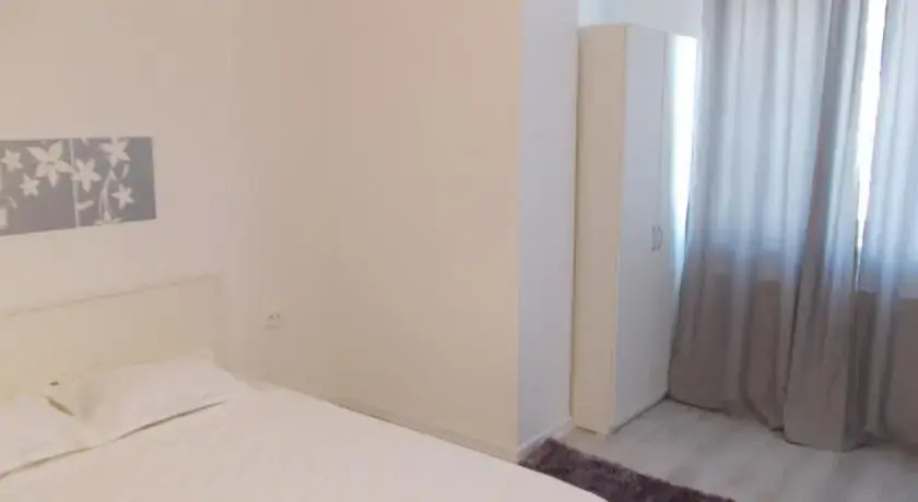 Apartamente Sara 2013