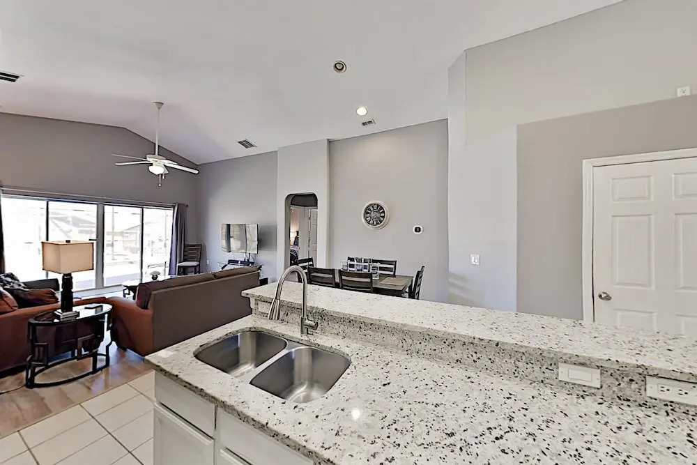 Peaceful W/ Lanai Pool - Near Disney! 4 Bedroom Home