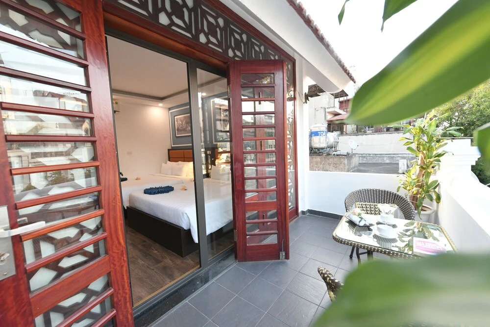 Golden Spring Hotel