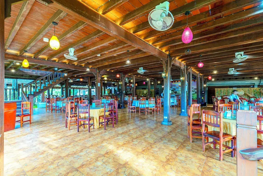 Lisha Grand Hotel C Vangvieng