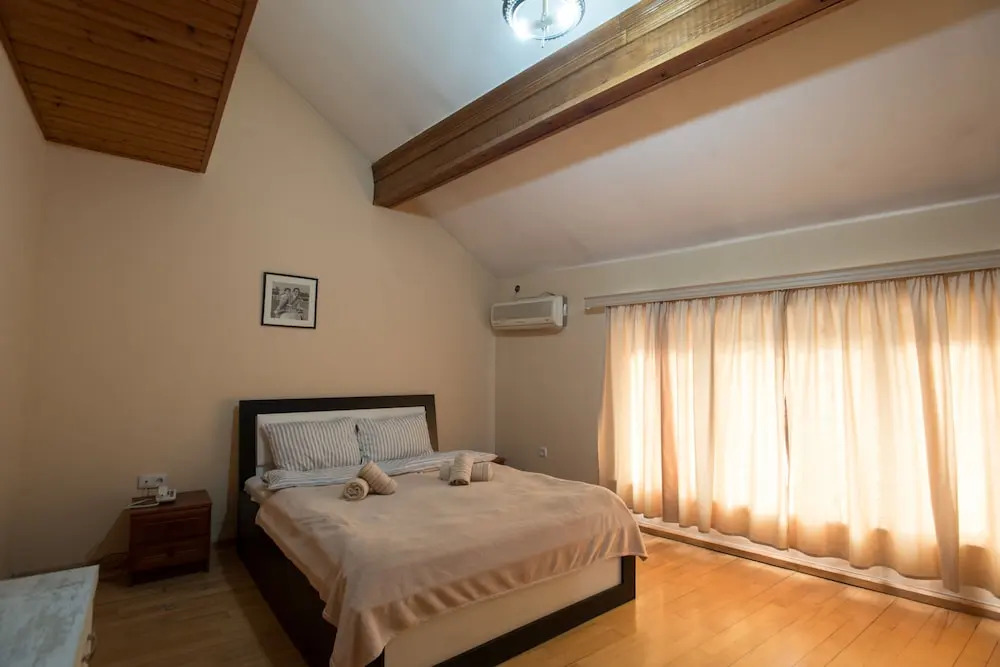 Hotel 38