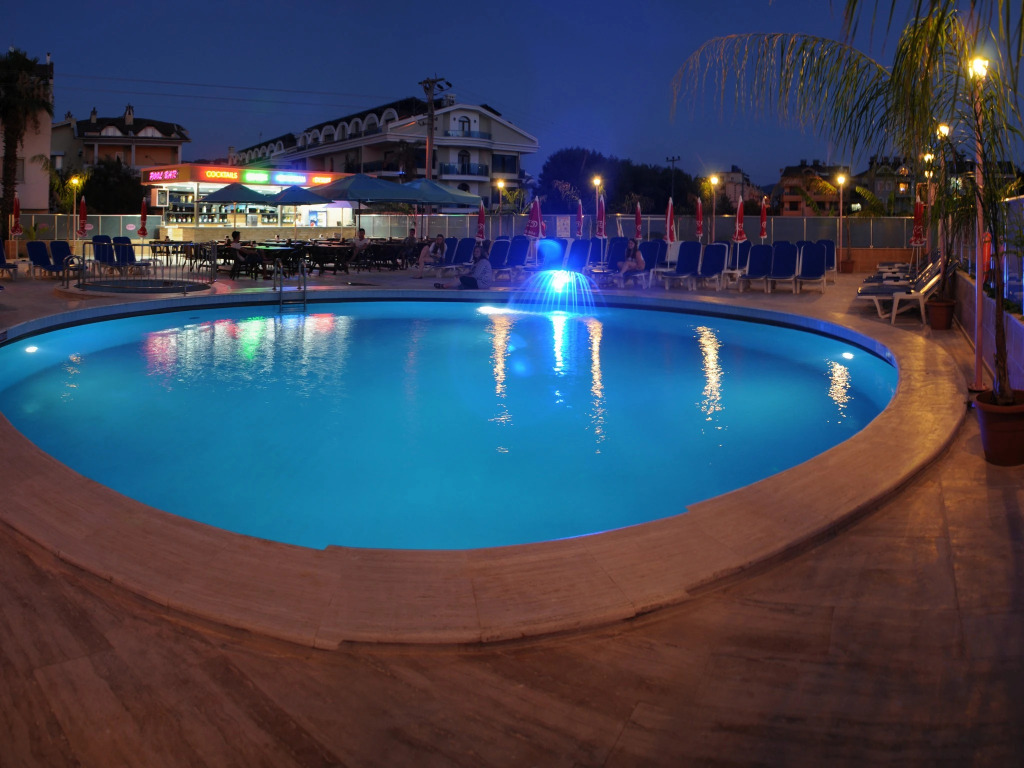 Rosy Hotel