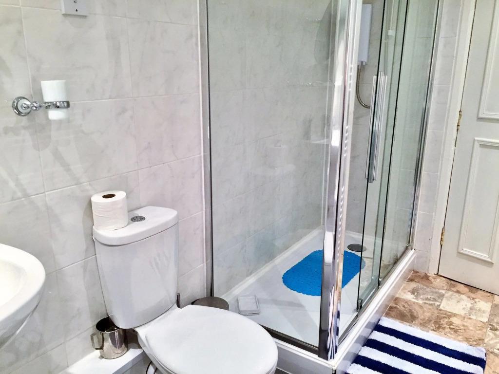 16 Pilrig Guest House