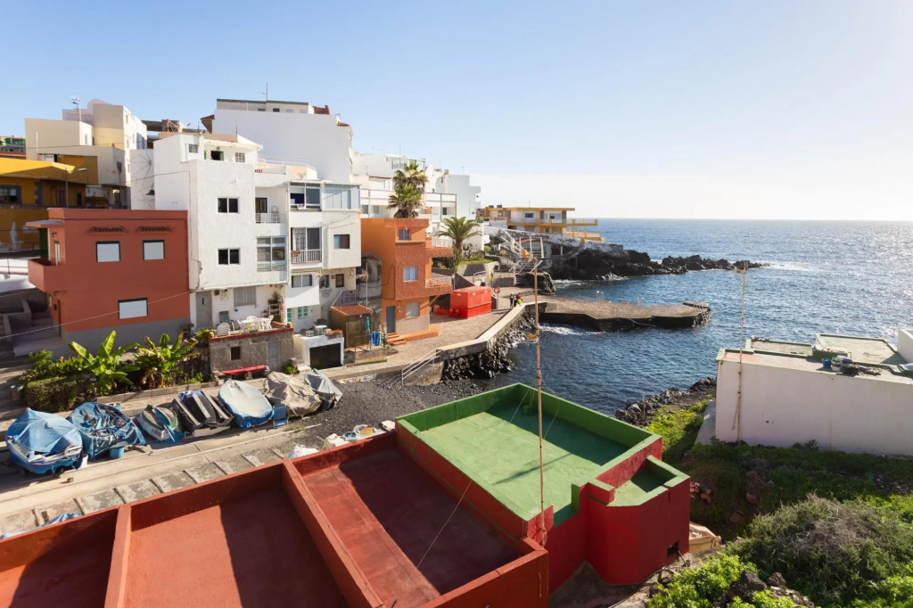 Home2Book Charming Sea Front House