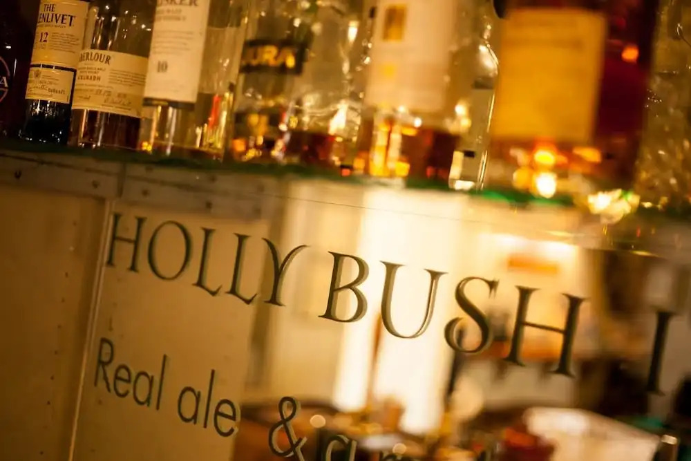 Hollybush Inn