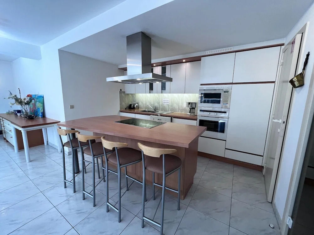 Central Apartment Near the Beach
