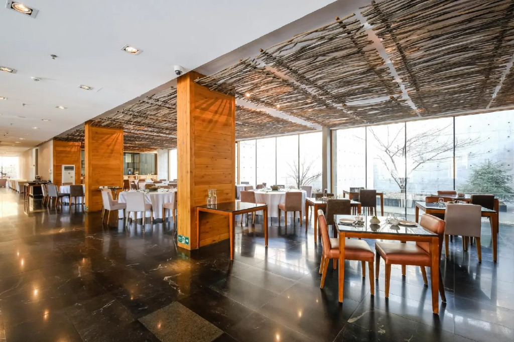Commune by the Great Wall