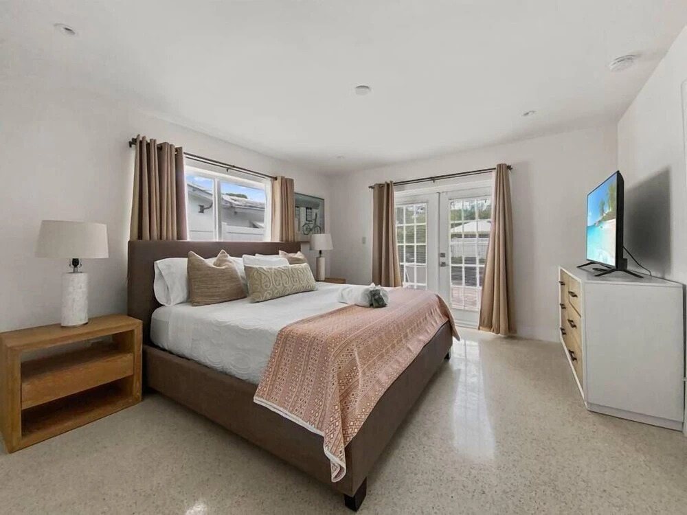 Seahorse Villa 2 by Dream Vacation