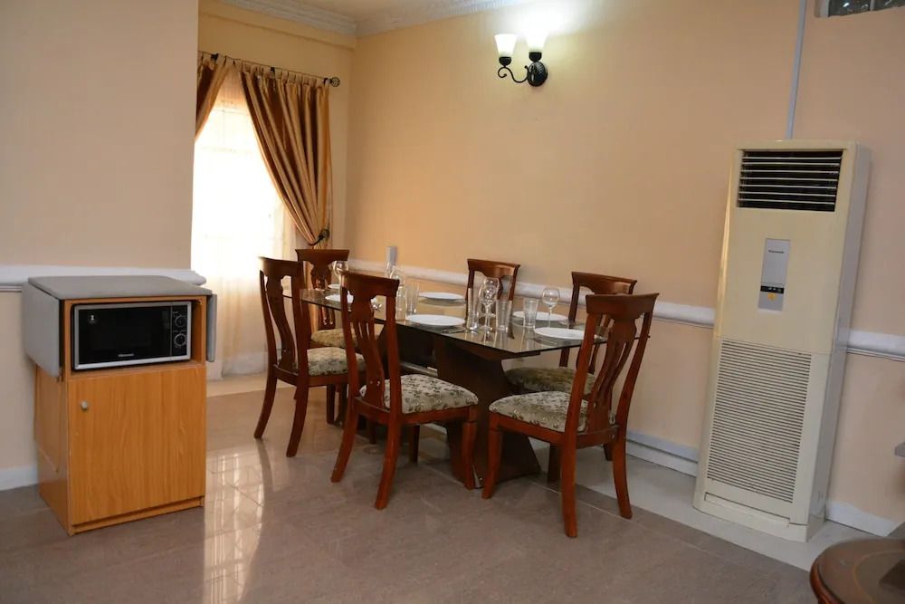 Aishar Residence