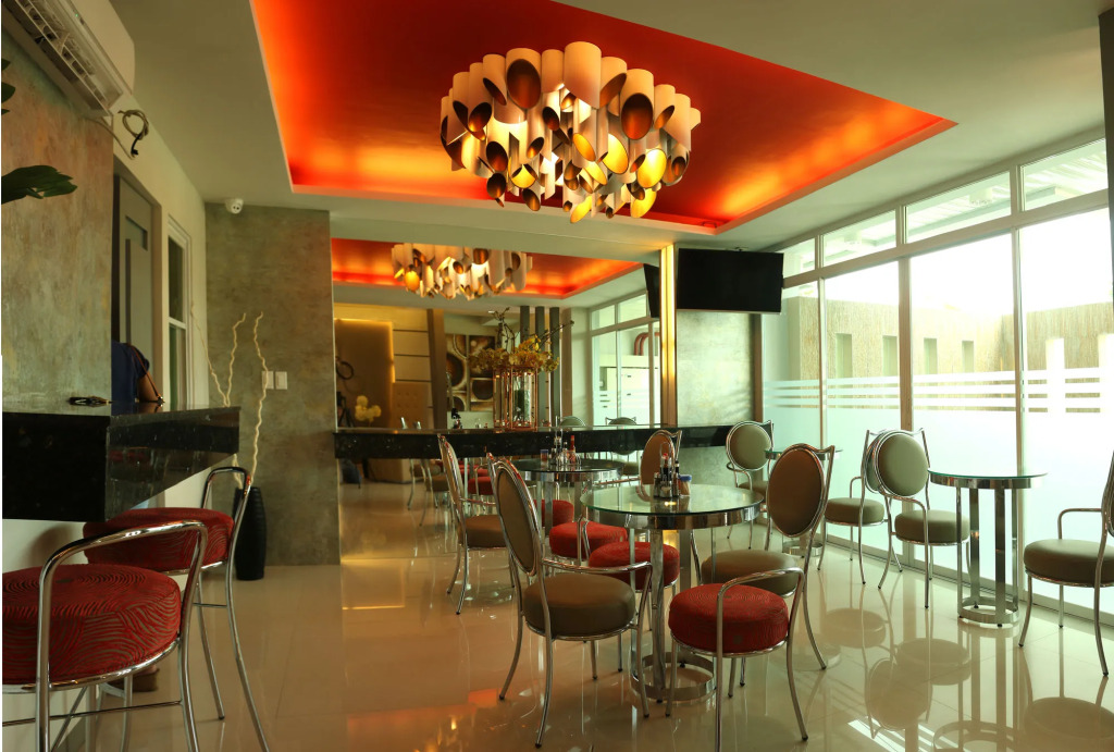 KLM Condotel
