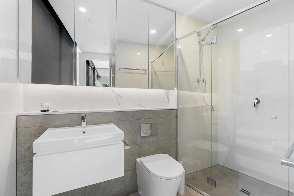 Remarkable 3-bed With City Views & Swimming Pool