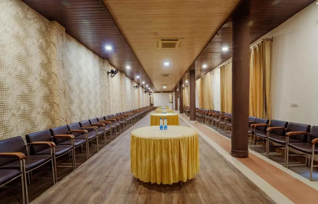 Hotal Paradise Palace Inn (Highway Hotel)