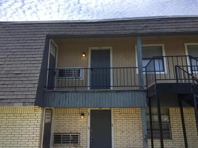 2 Bedroom Apartment for you! Next to Fort Sill