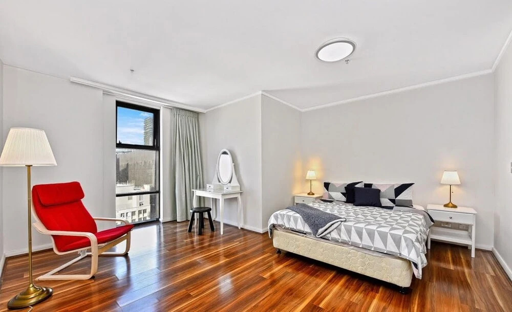 Deluxe Sydney Central Penthouse with Pool and Gym