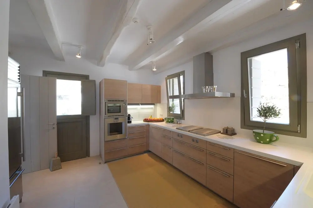 Etoile in Tourlos With 7 Bedrooms and 9 Bathrooms