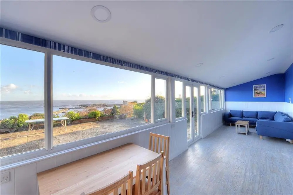 2 Harbour Heights