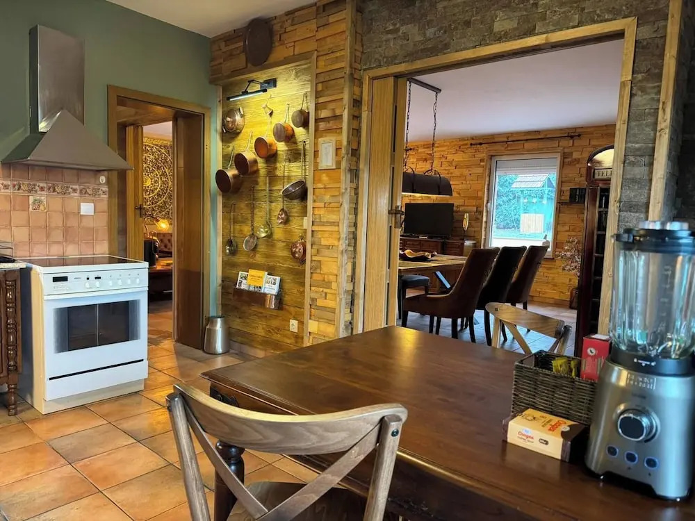 Villa Boyana City & Relax with Hot Jacuzzi and Sauna by BookVillaBG