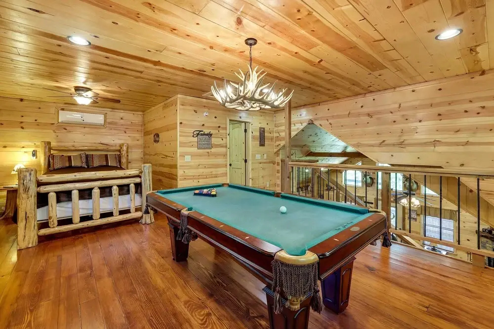 Pet-Friendly Broken Bow Cabin w/ Fire Pit
