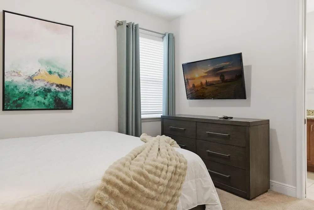 4BR Getaway, Spacious, Beautiful, Great Location